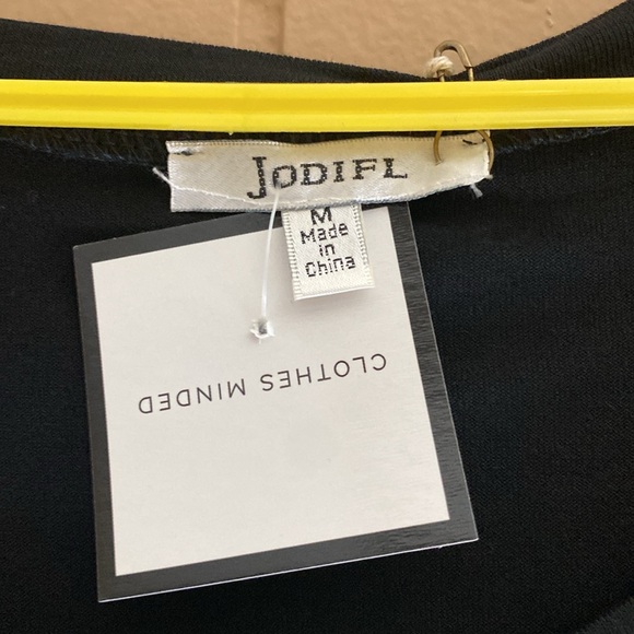 Jodifl lost Angeles medium t shirt black with flower embroidery - Picture 2 of 6